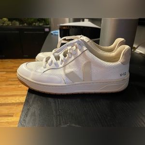 Ceja v12 womens  size 7